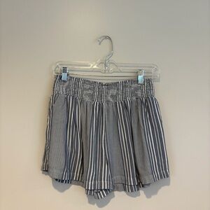 American Eagle Outfitters Gray and White Striped Pull On Shorts